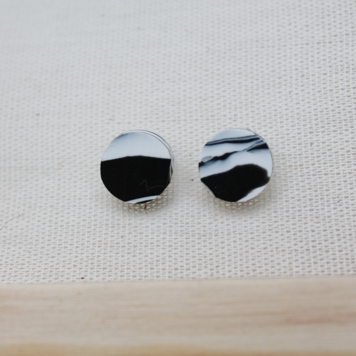 Aretes MONDO